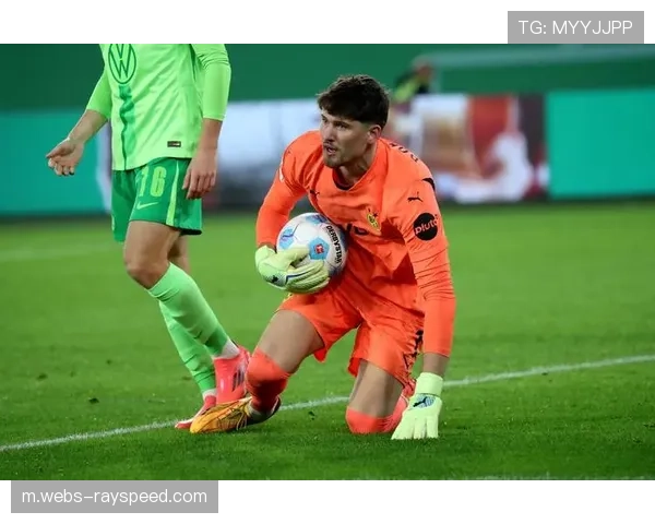 多特蒙德门将科贝尔感冒背部不适,出战存疑 多特蒙德门将科贝尔感冒背部不适,出战存疑